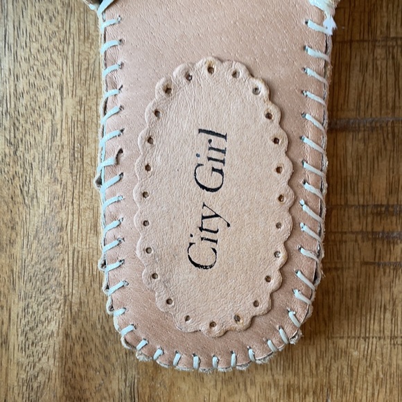 Moccasin style slip on size 8 - Picture 4 of 9